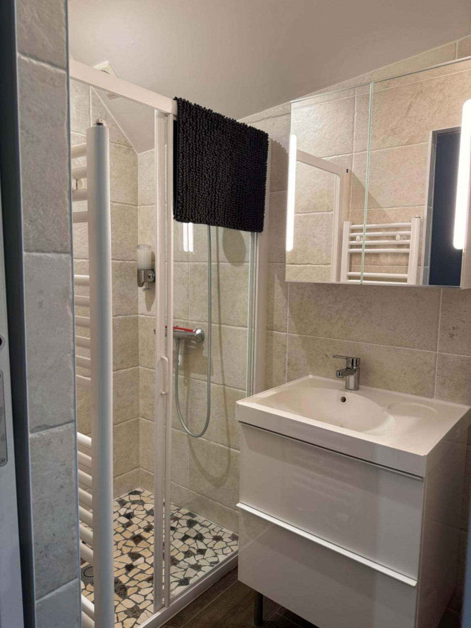 Chambre Avec Acces Jacuzzi Plombieres-les-Dijon Zewnętrze zdjęcie