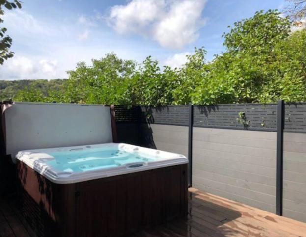 Chambre Avec Acces Jacuzzi Plombieres-les-Dijon Zewnętrze zdjęcie